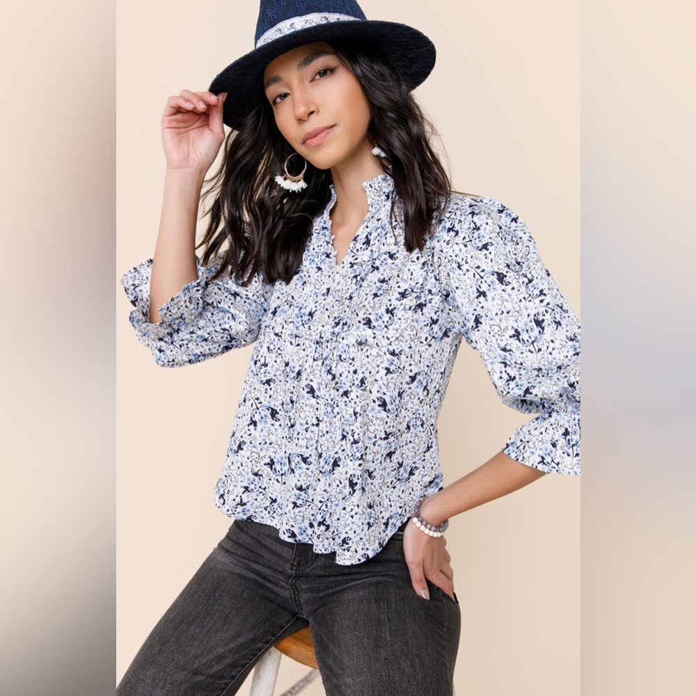 Francesca’s Jodie Abstract Swirl Print Blouse